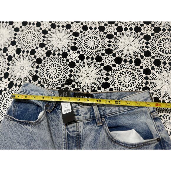 Fashion Nova Straight-Leg Washed Jeans – Size 9 – Blue – 091 - Picture 4 of 5